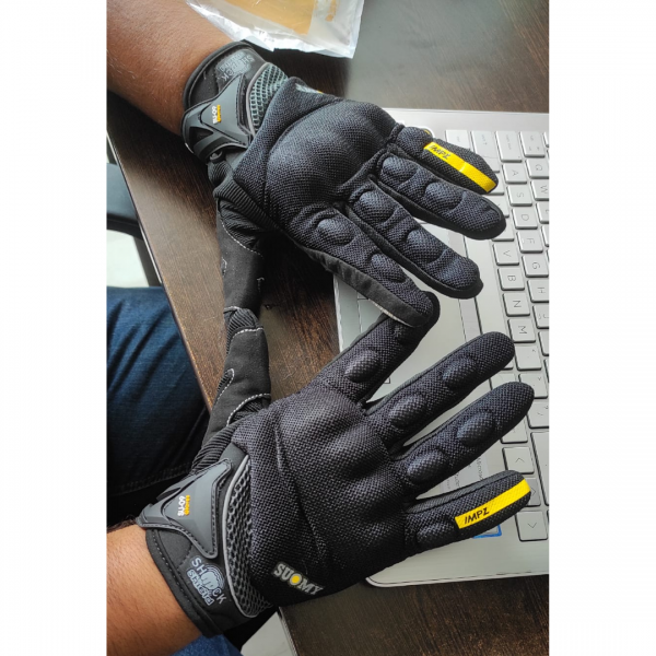 gloves-1637757871.png